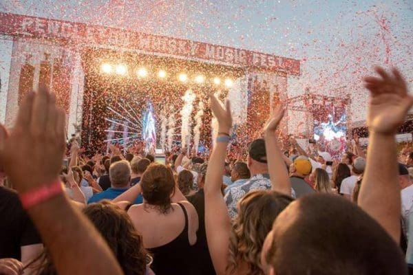 Pendleton-Music-Festival-Crowd